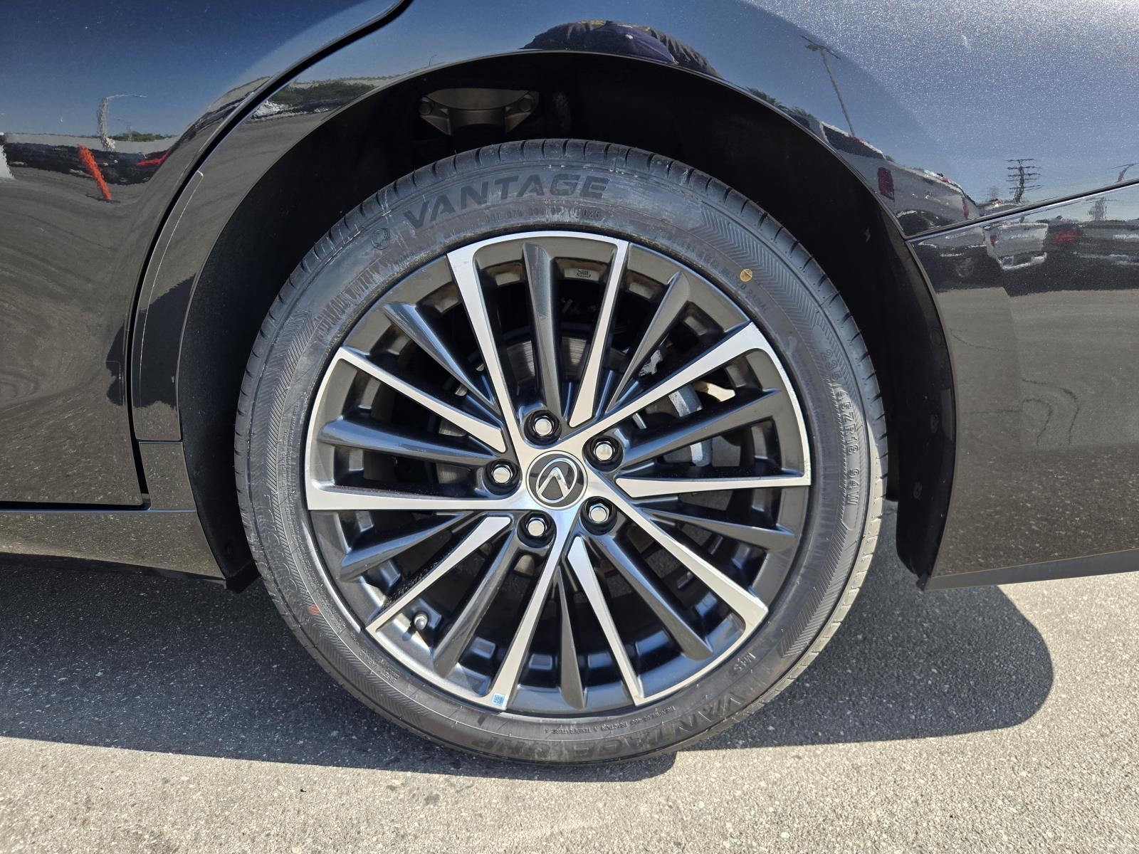 2024 Lexus ES