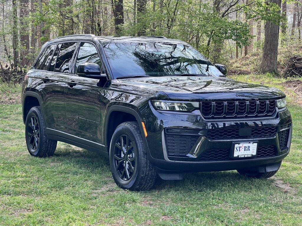 2026 Jeep Grand Cherokee Grand Cherokee Laredo Altitude 4x4