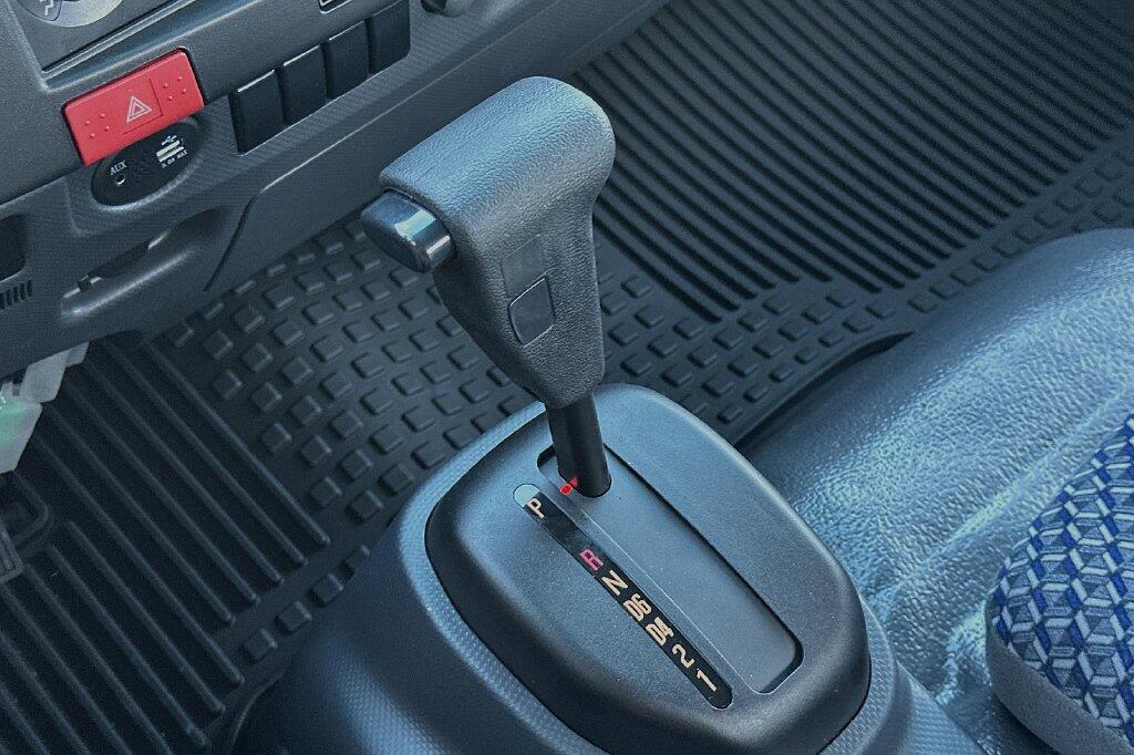 2024 Isuzu NPR HD - Photo 16