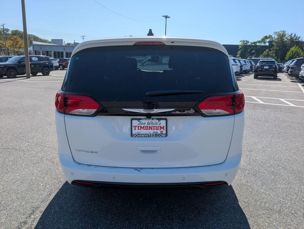 2026 Chrysler Voyager LX - Photo 25