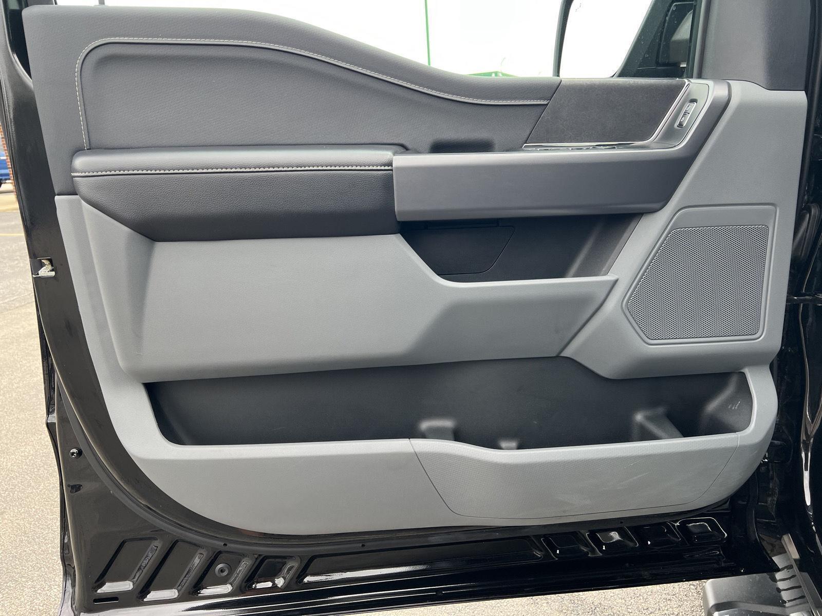 2025 Ford F-150 XLT - Photo 14