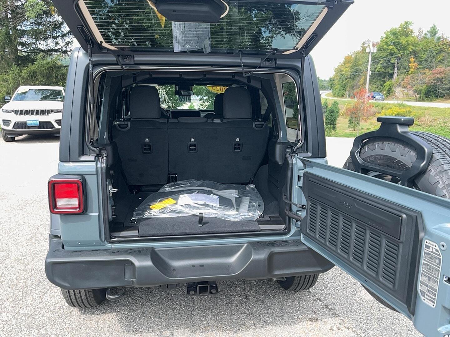 2025 Jeep Wrangler 4-Door Sport S - Photo 19