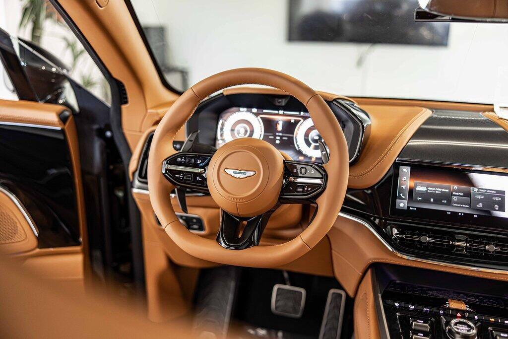 2026 Aston Martin DBX 707 - Photo 38