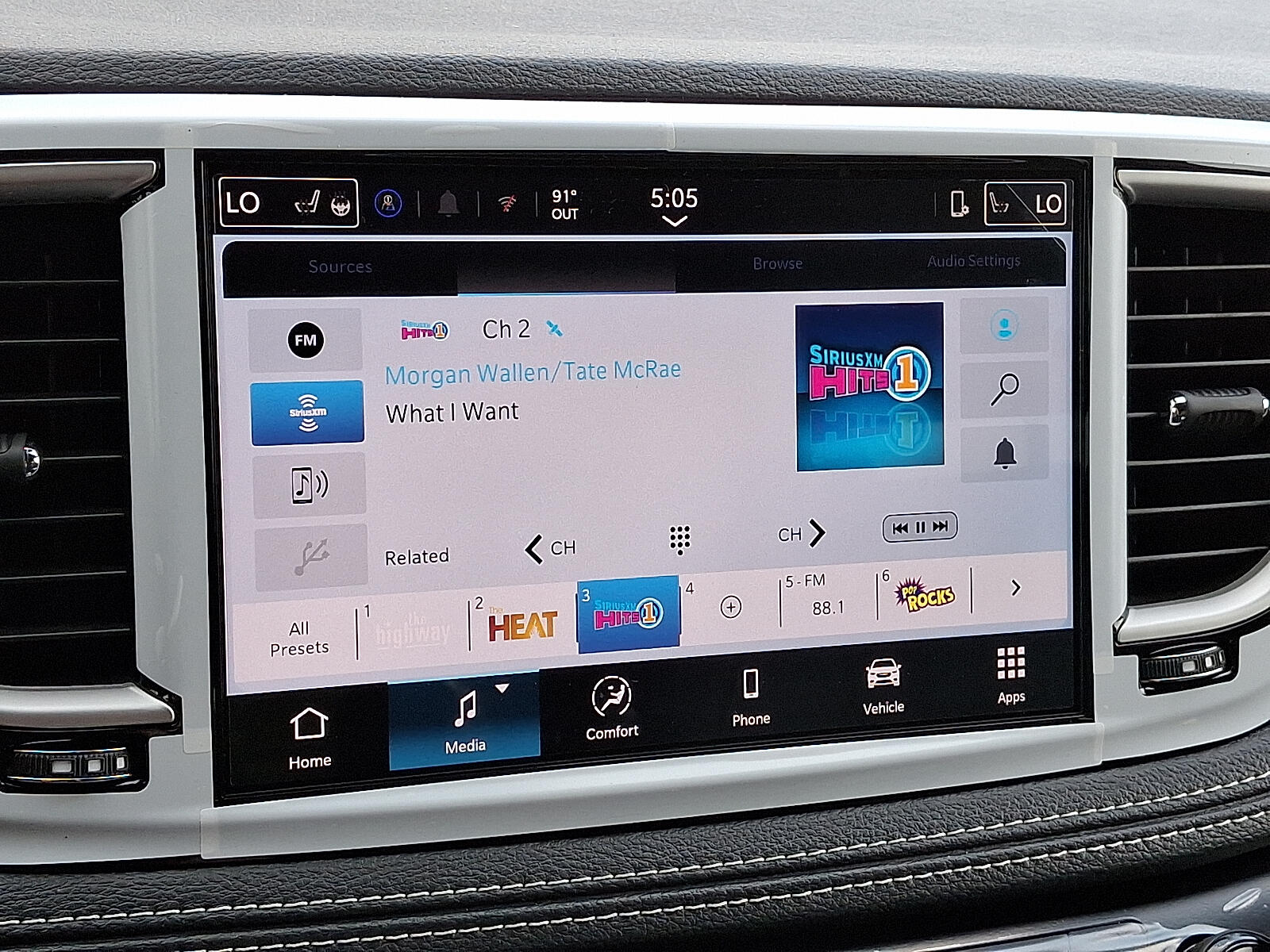 2025 Chrysler Pacifica Select - Photo 12