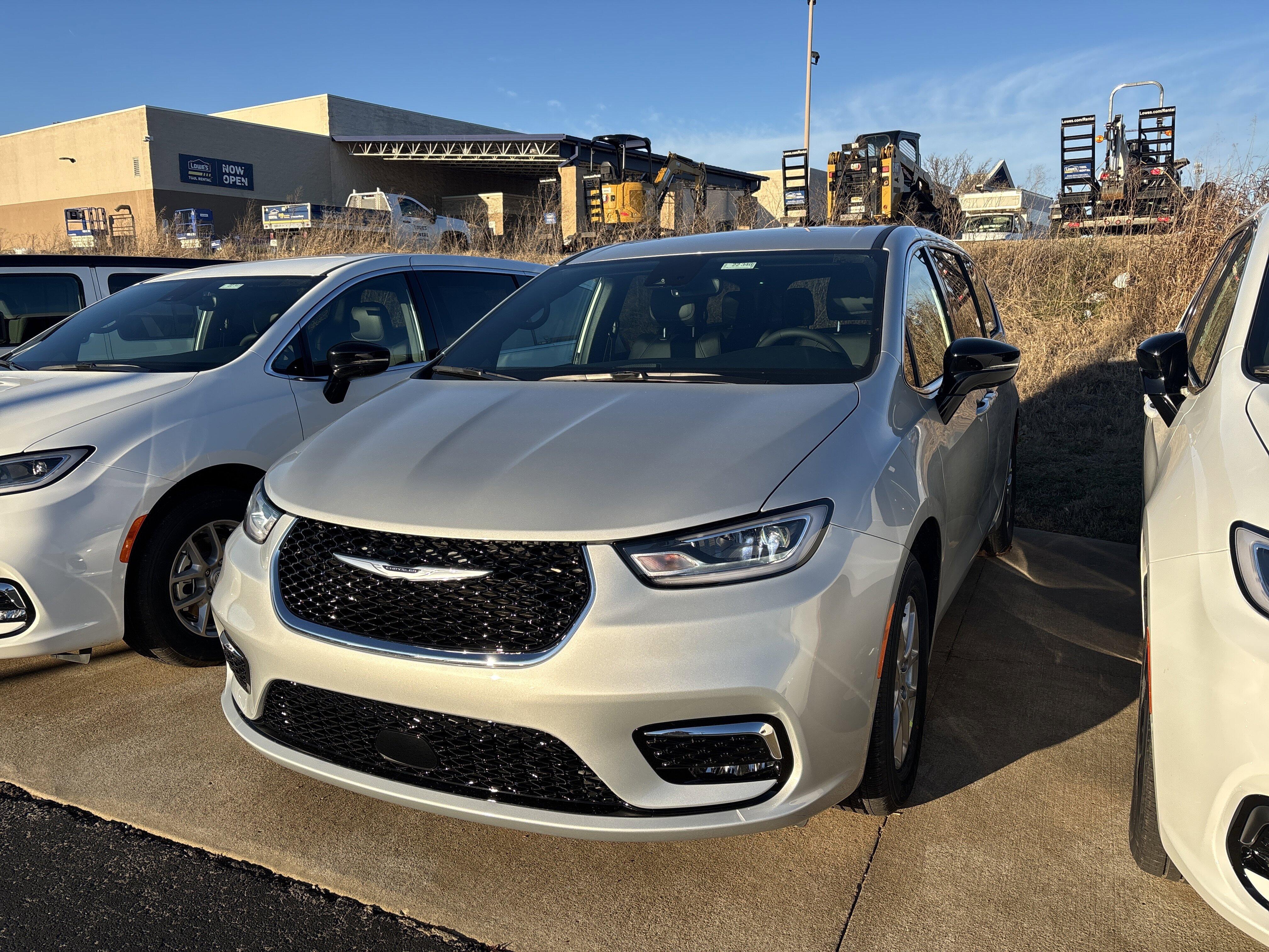2026 Chrysler Pacifica Pacifica Select