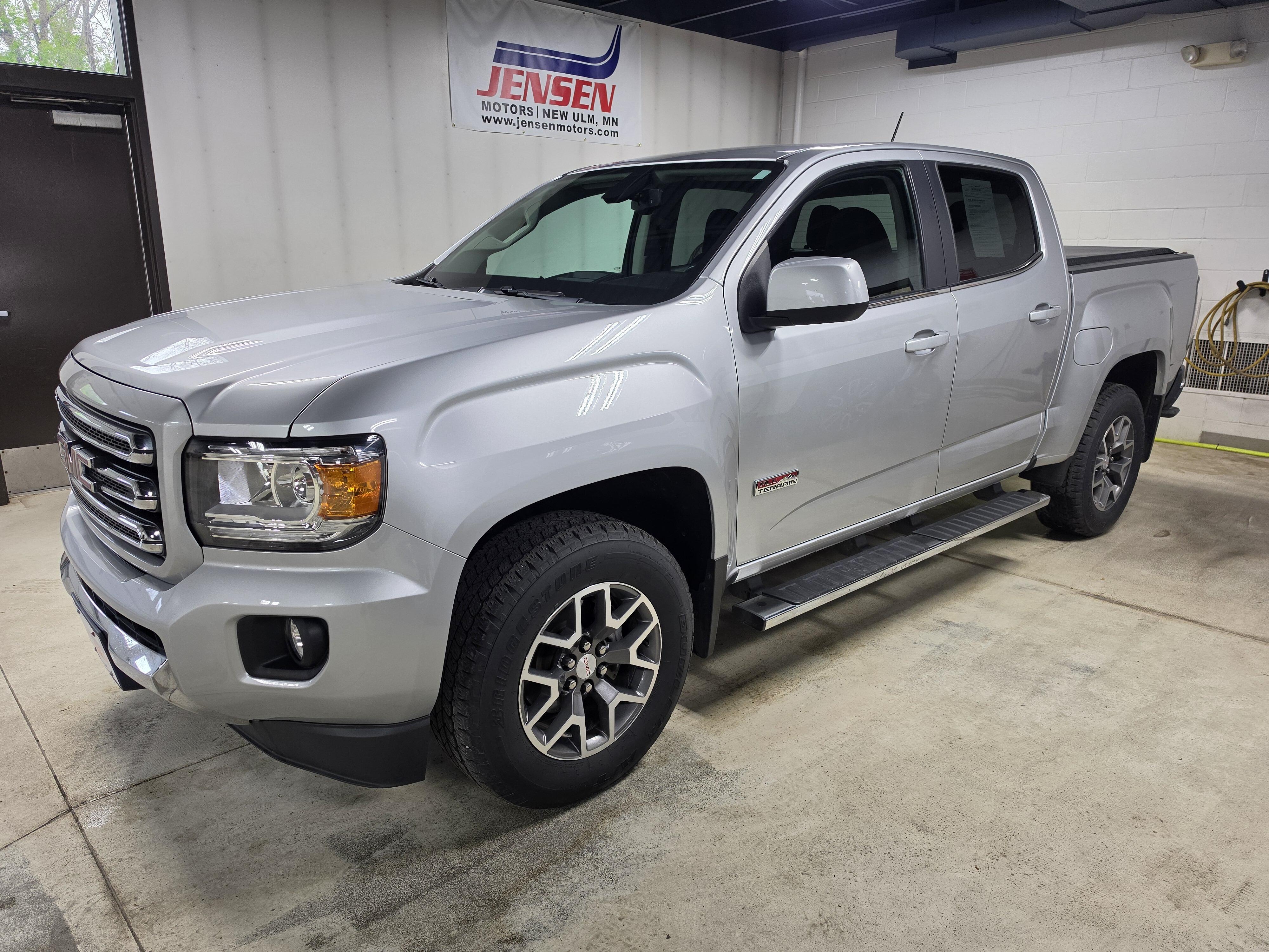 2015 GMC Canyon 4WD SLE Crew Cab Short Box's photo