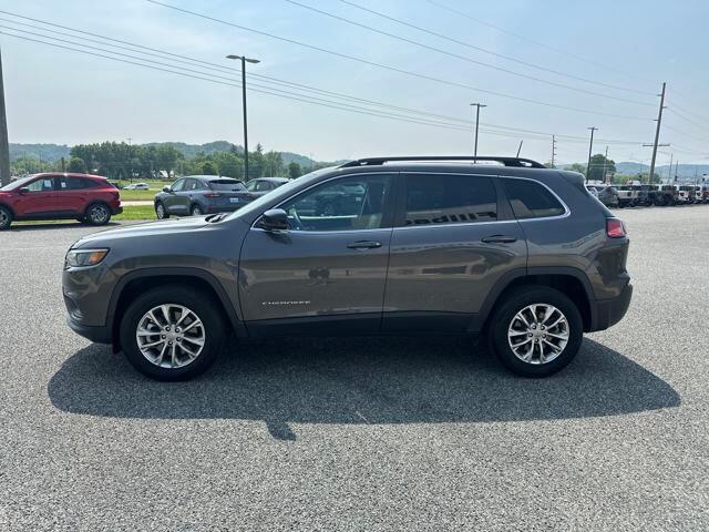 Used 2022 Jeep Cherokee Latitude Lux with VIN 1C4PJMMX6ND517779 for sale in Prairie Du Chien, WI
