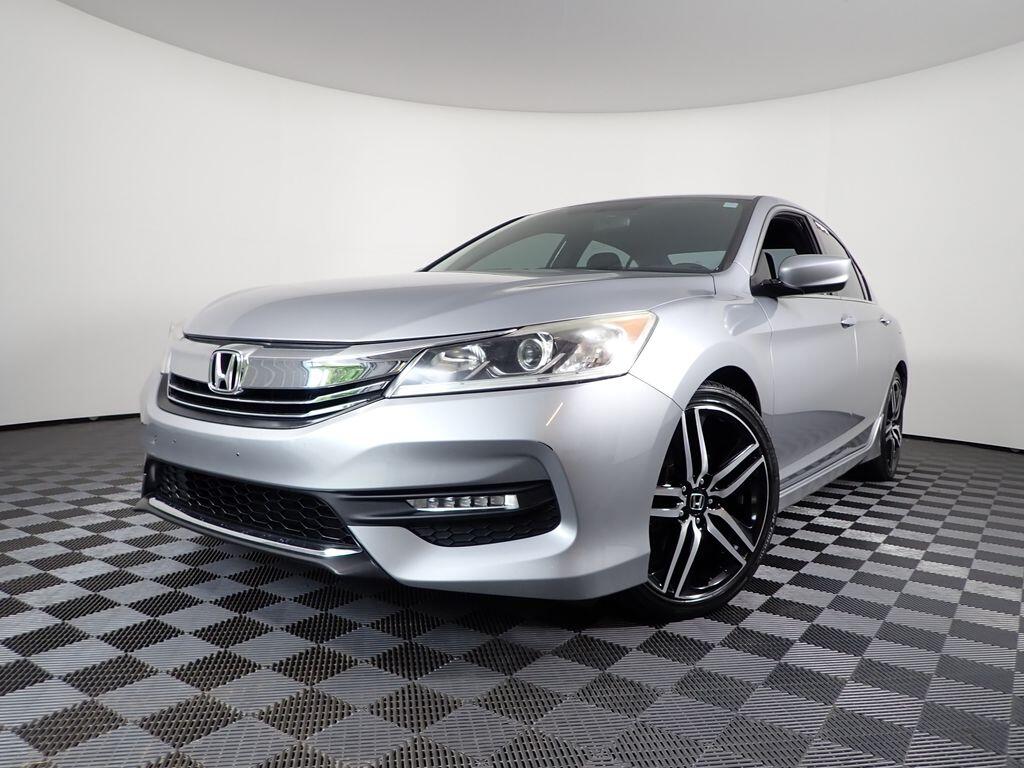 Used 2017 Honda Accord Sport SE with VIN 1HGCR2F11HA231723 for sale in Rockbridge, OH