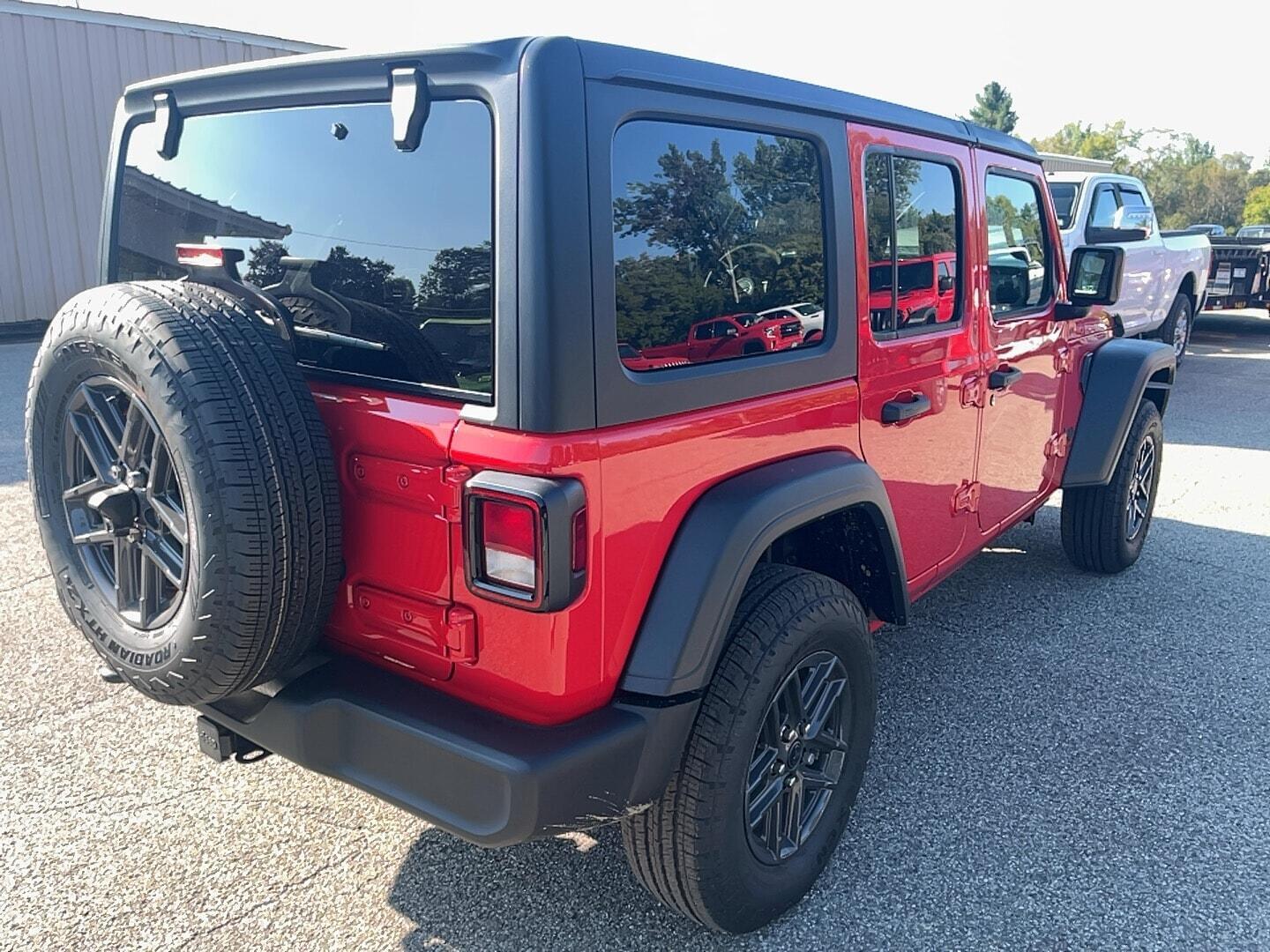 View vehicle photo 5