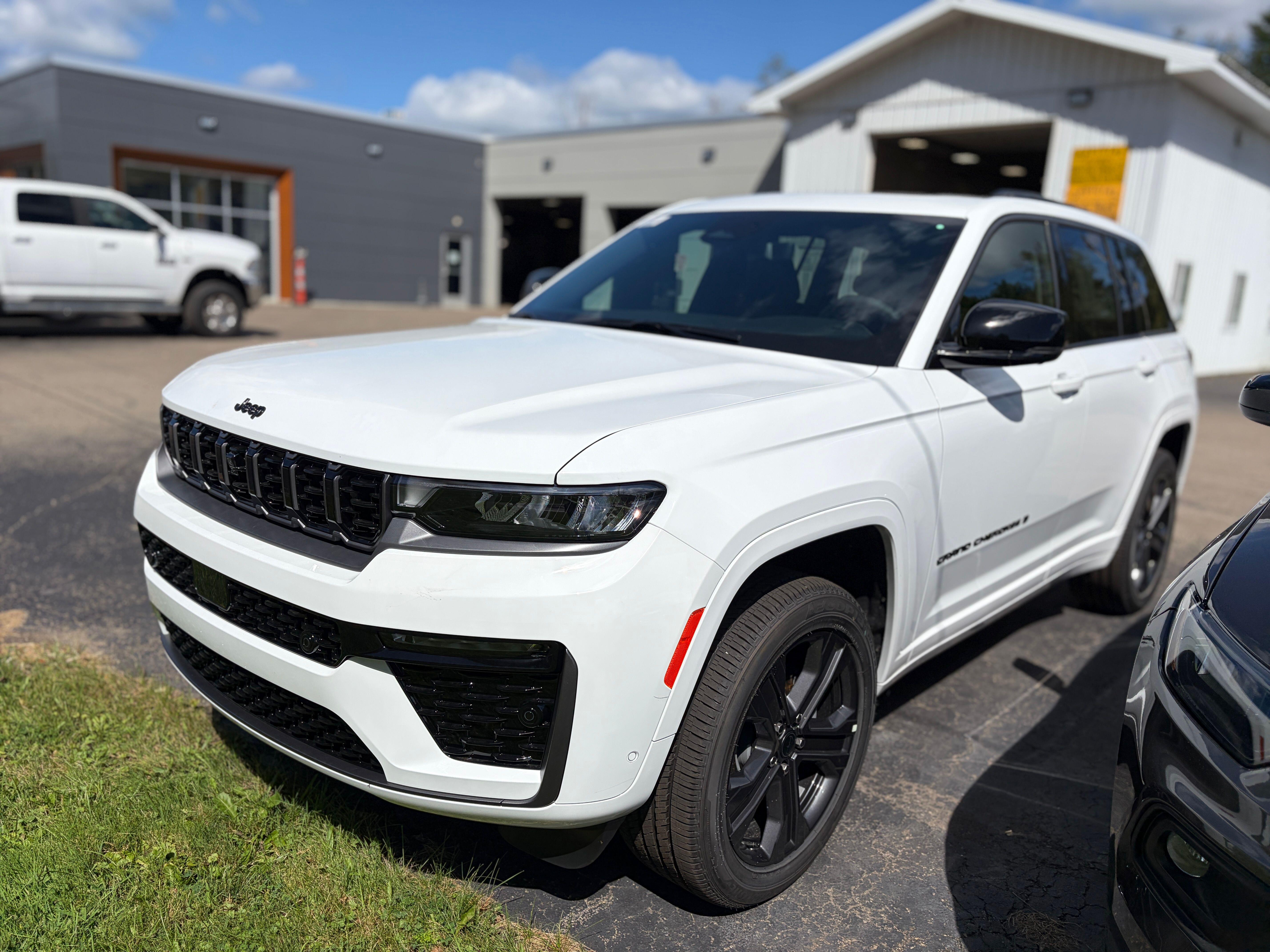 2027 Jeep Grand Cherokee Limited Reserve