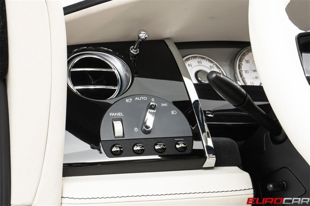 Used 2018 Rolls-Royce Dawn *BESPOKE INTERIOR * IMMACULATE CONDITION*Image 25