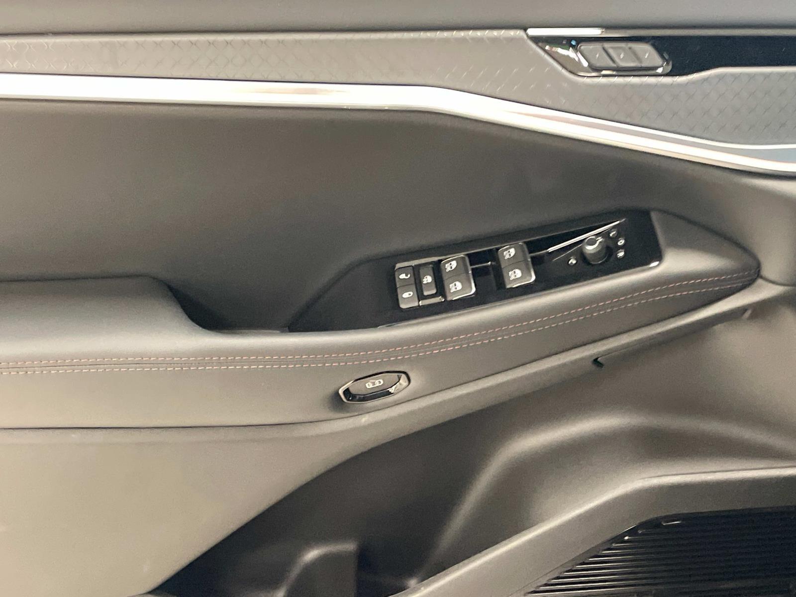 2025 Jeep Wagoneer S Limited - Photo 10