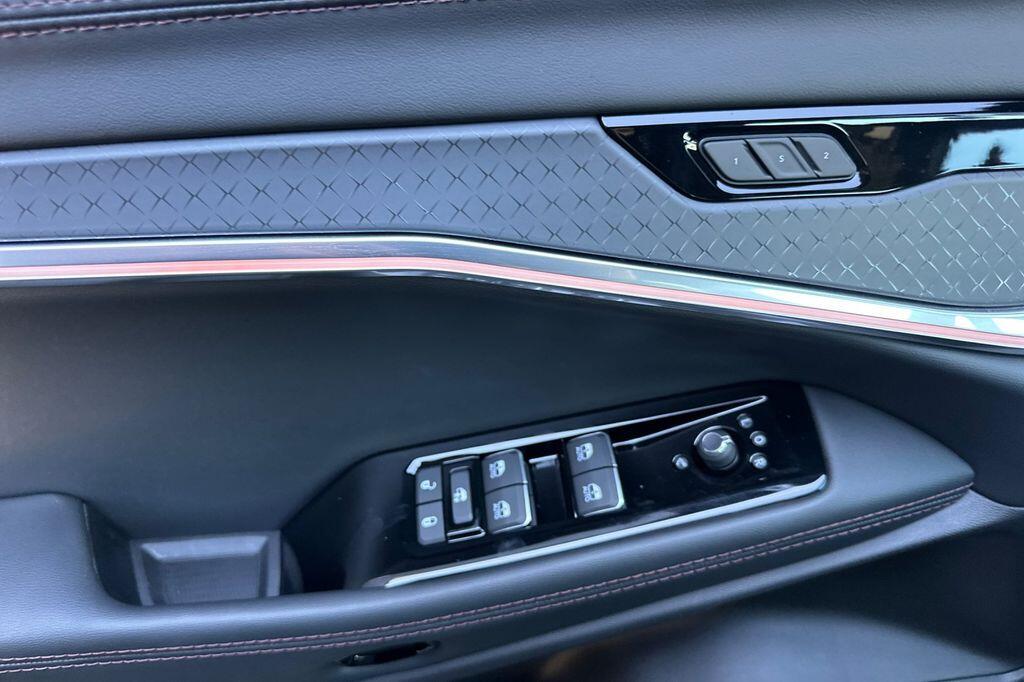 2025 Jeep Wagoneer S Limited - Photo 11