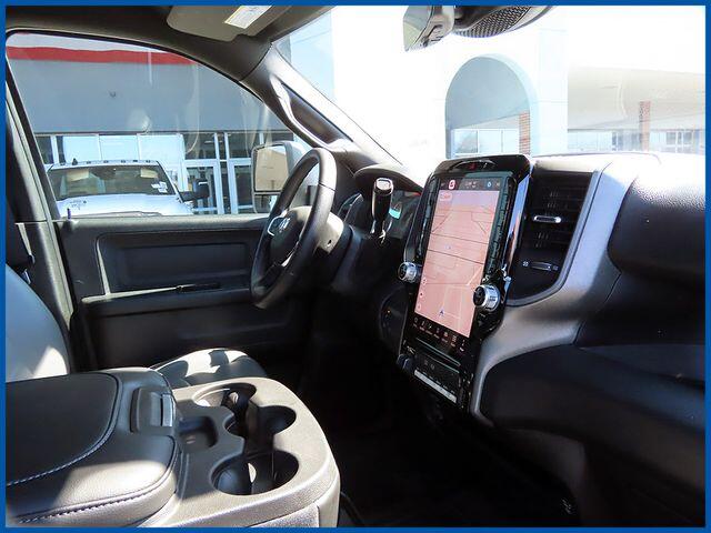 2025 RAM 3500 Chassis Tradesman - Photo 8