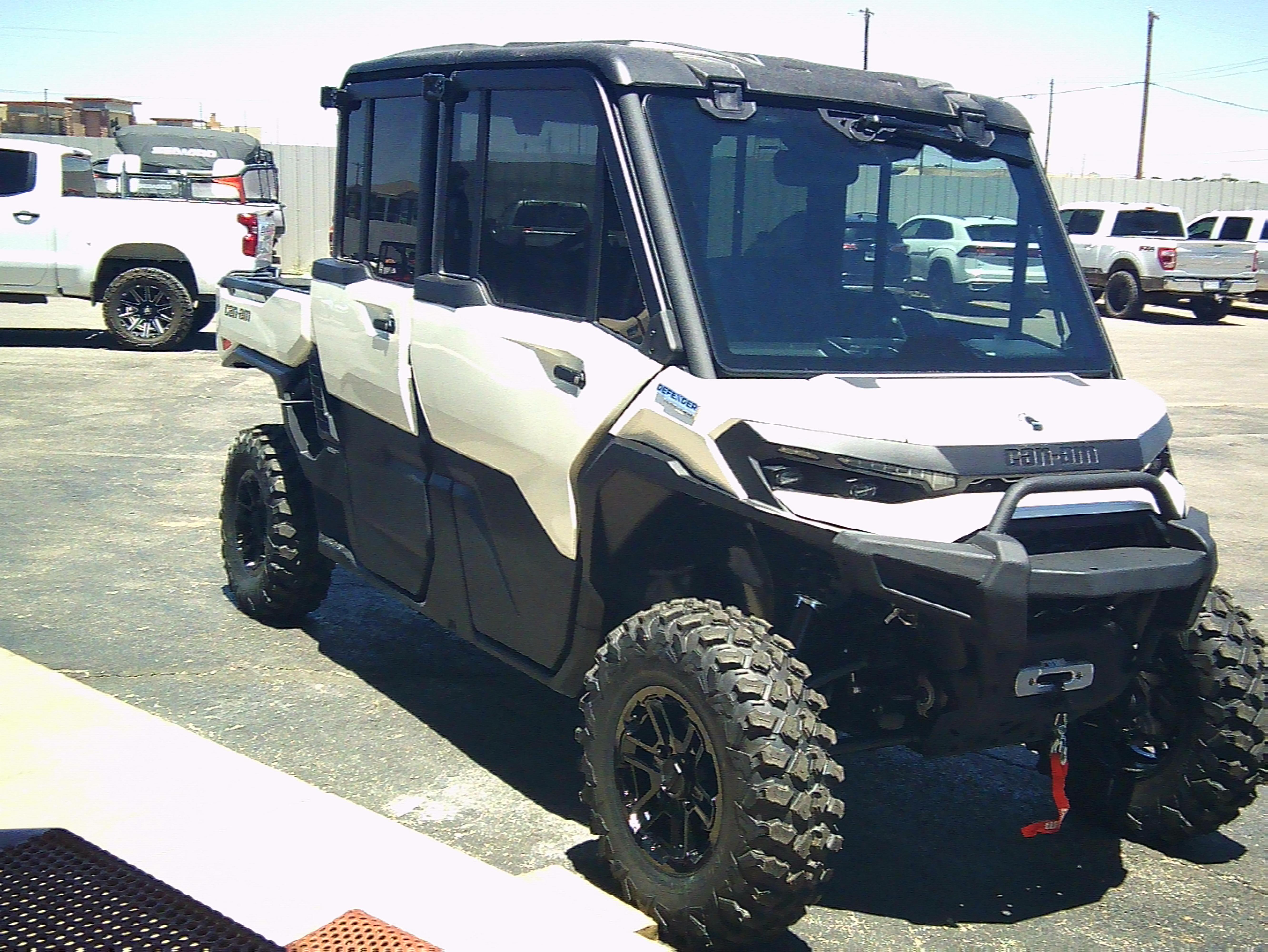 2026 CAN-AM DEFENDER MAX LIMITED CAB HD11