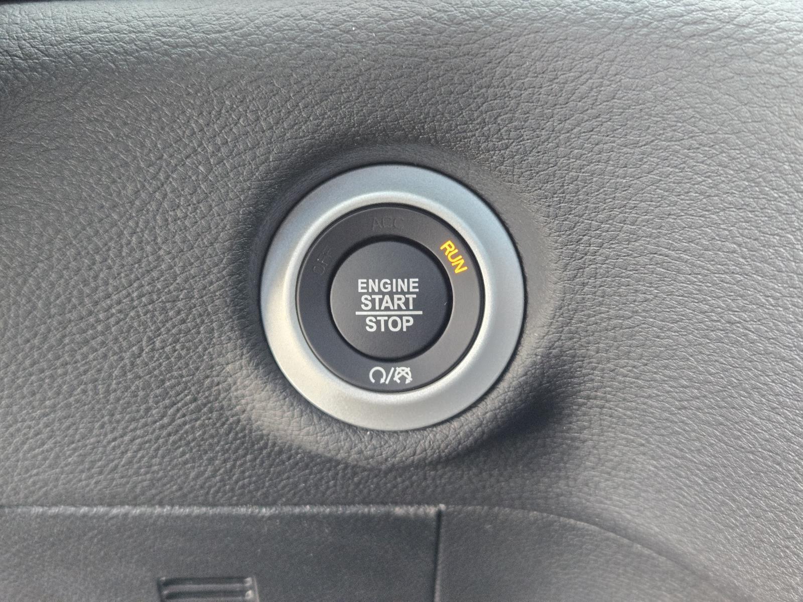 2026 Chrysler Pacifica Select - Photo 13