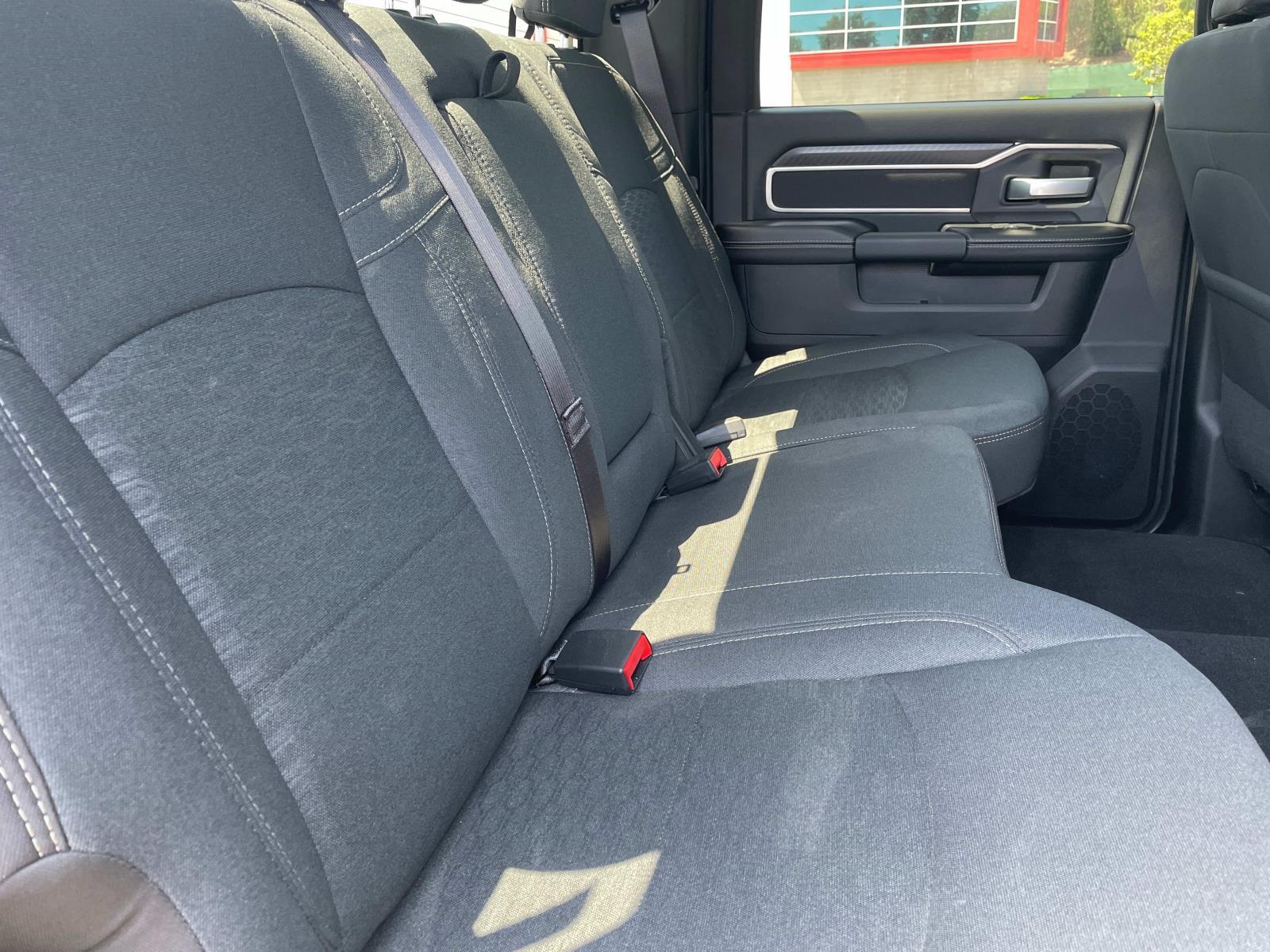 2025 RAM 3500 Big Horn - Photo 23