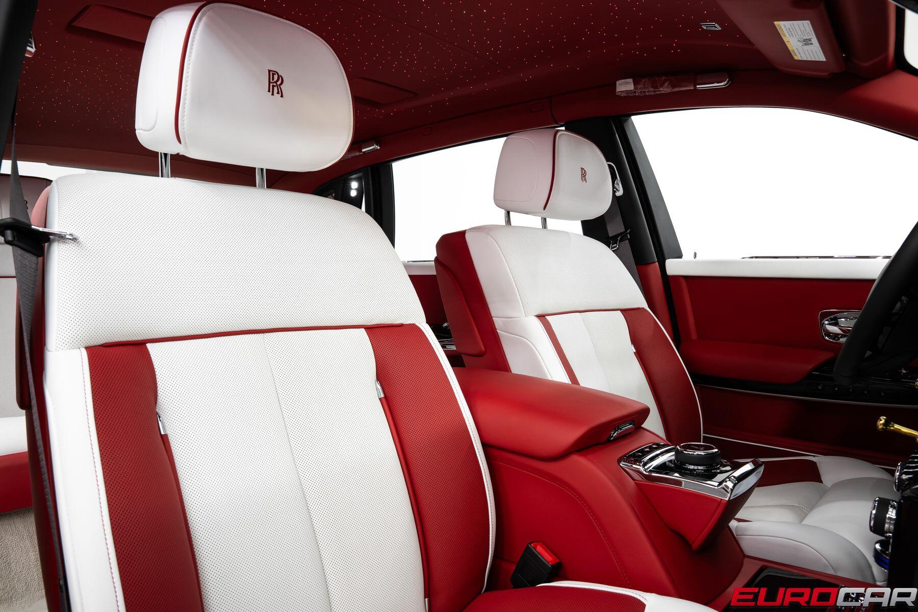 2023 Rolls-Royce Phantom EWB *CASCADE GOLD PASSENGER FASCIA*Image 37