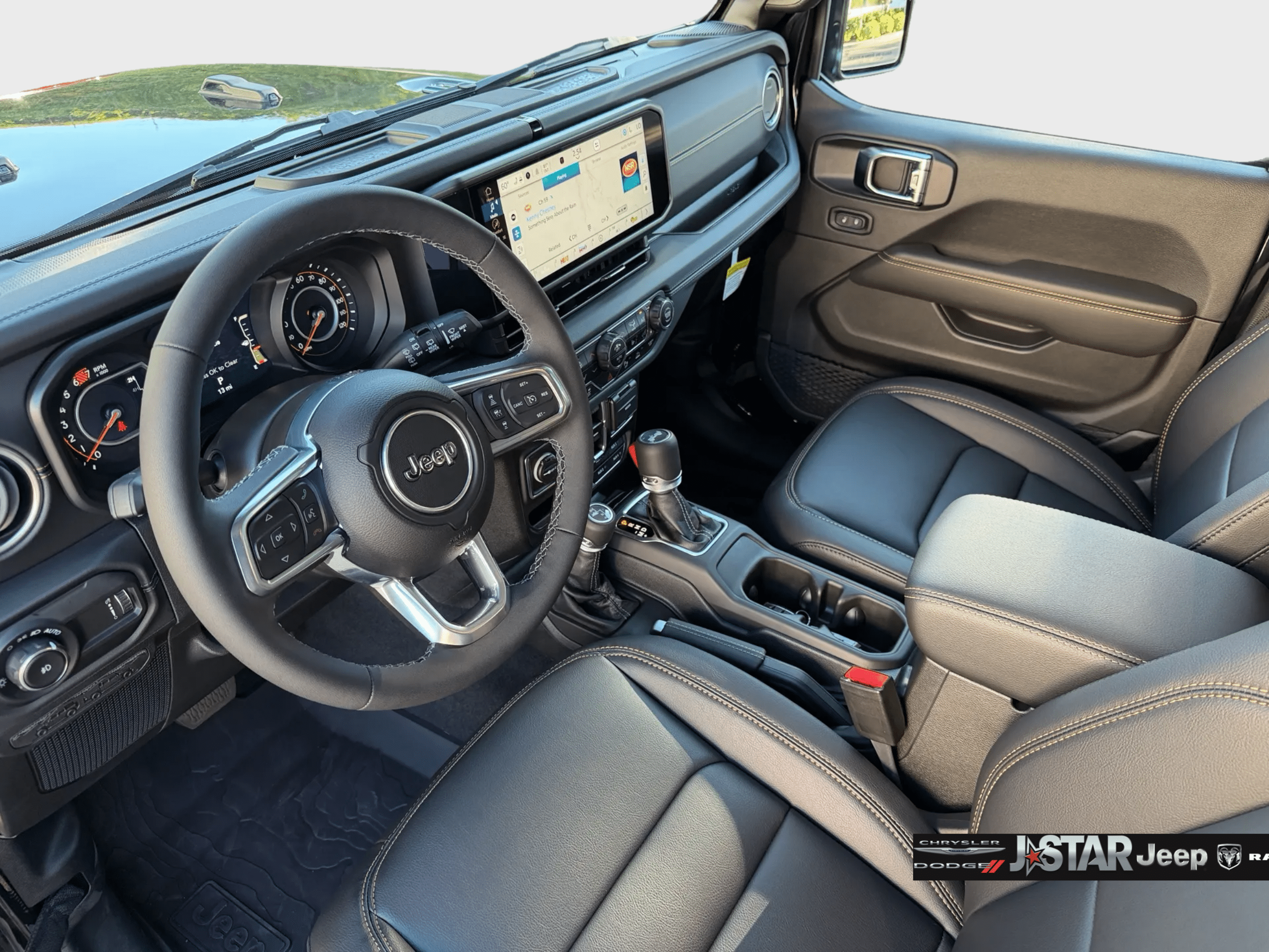 2025 Jeep Wrangler 4-Door Sahara - Photo 9