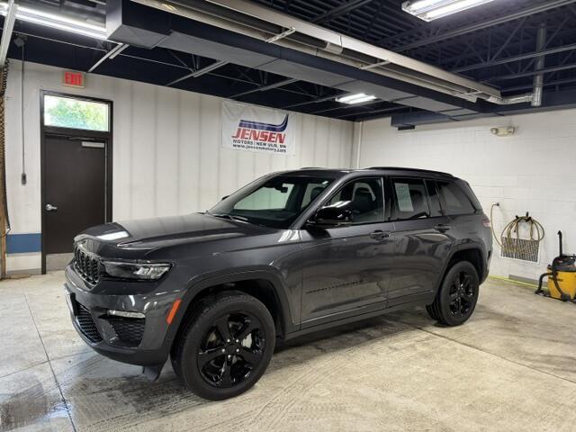 Used 2025 Jeep Grand Cherokee Limited with VIN 1C4RJHBG4S8666960 for sale in New Ulm, Minnesota