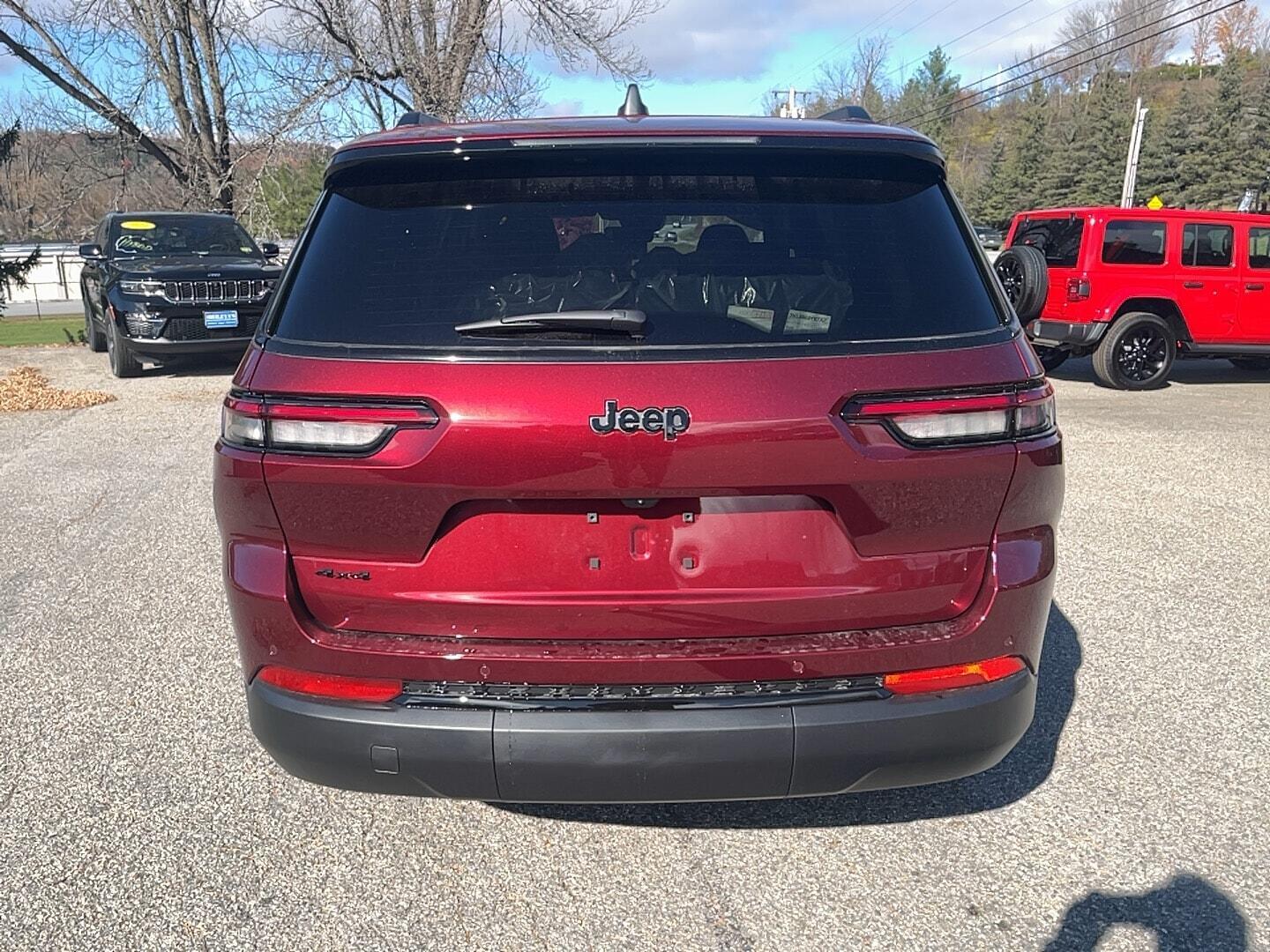 View vehicle photo 5