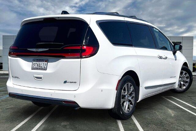 2023 Chrysler Pacifica Hybrid Pinnacle - Photo 13