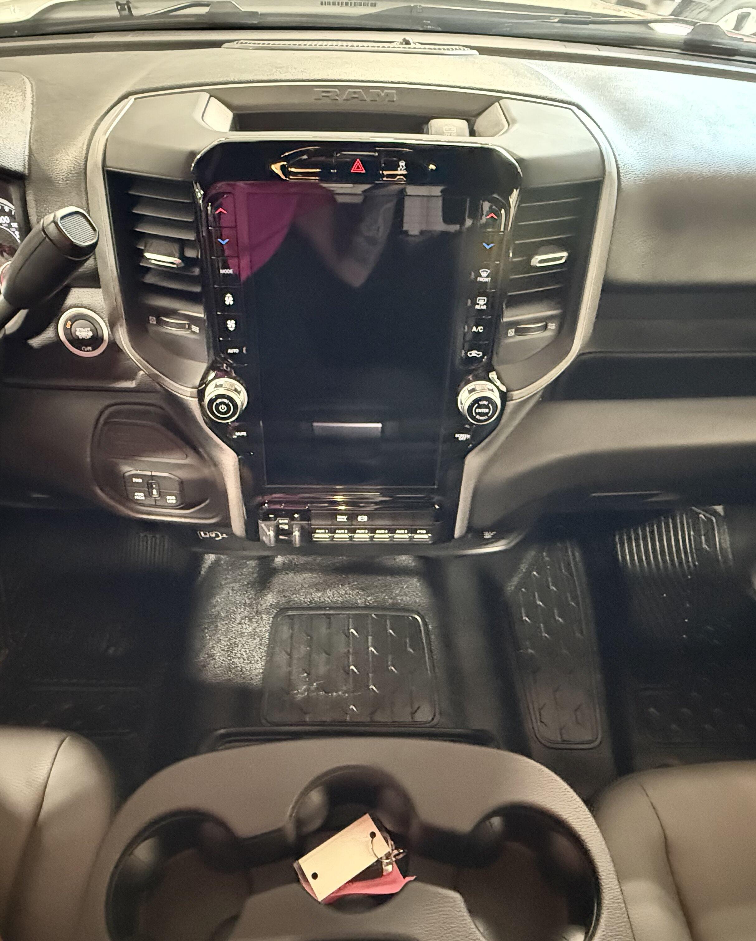 2026 RAM 3500 Chassis Tradesman - Photo 17