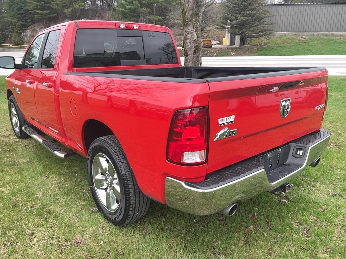 View vehicle photo 6