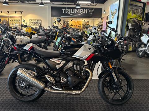 2026 Triumph Thruxton 400