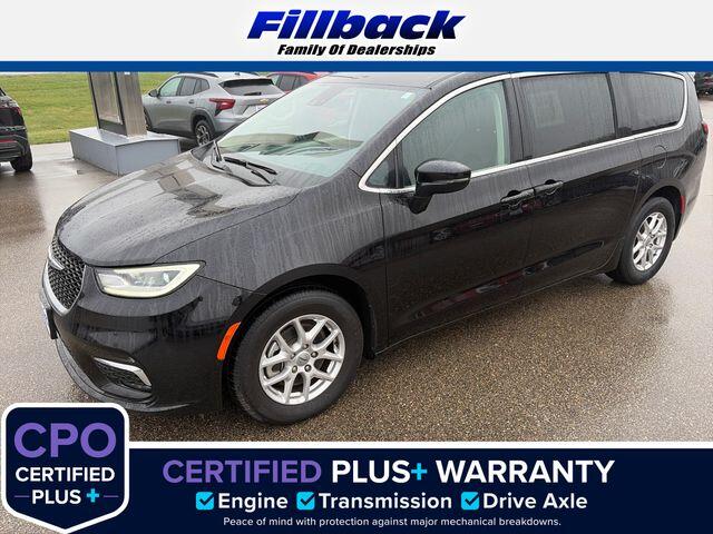 2024 Chrysler Pacifica Touring L's photo