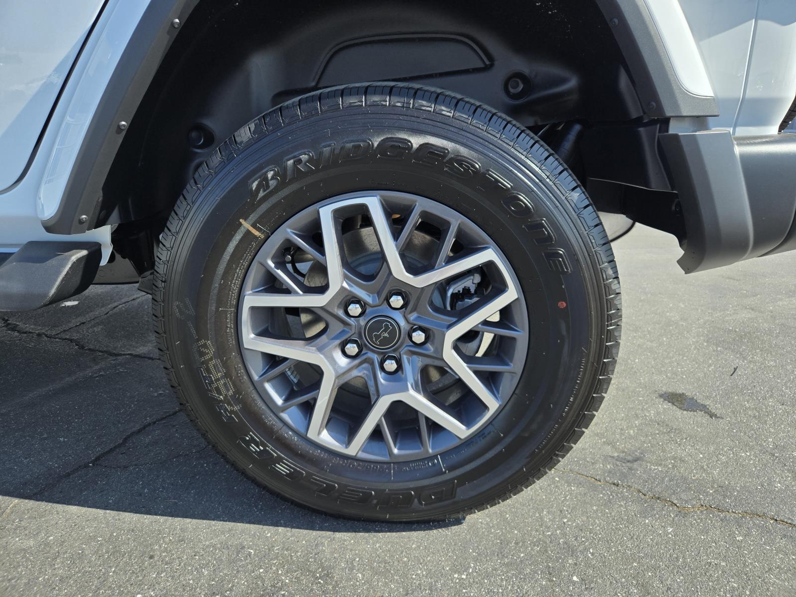 2025 Jeep Wrangler 4-Door Sahara - Photo 39