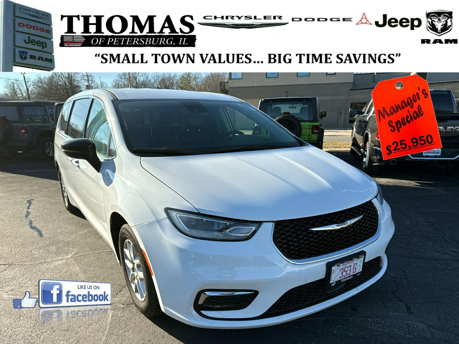 2024 Chrysler Pacifica Touring L's photo
