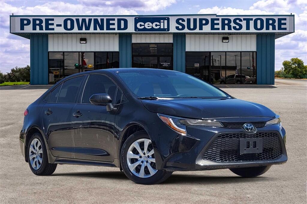 Used 2022 Toyota Corolla LE with VIN 5YFEPMAE0NP313839 for sale in Burnet, TX