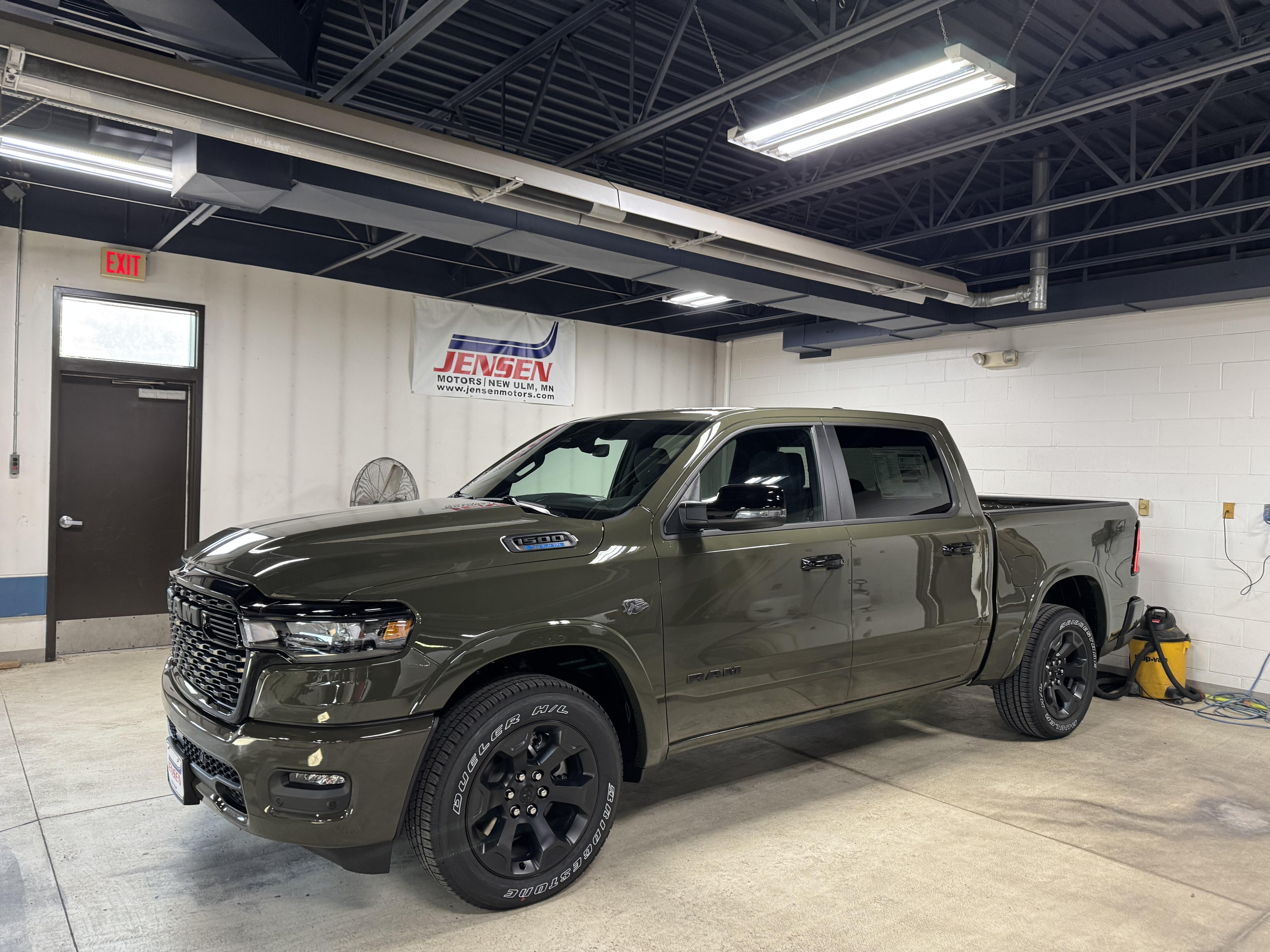 2027 RAM 1500 1500 Big Horn Crew Cab 4x4 5'7' Box