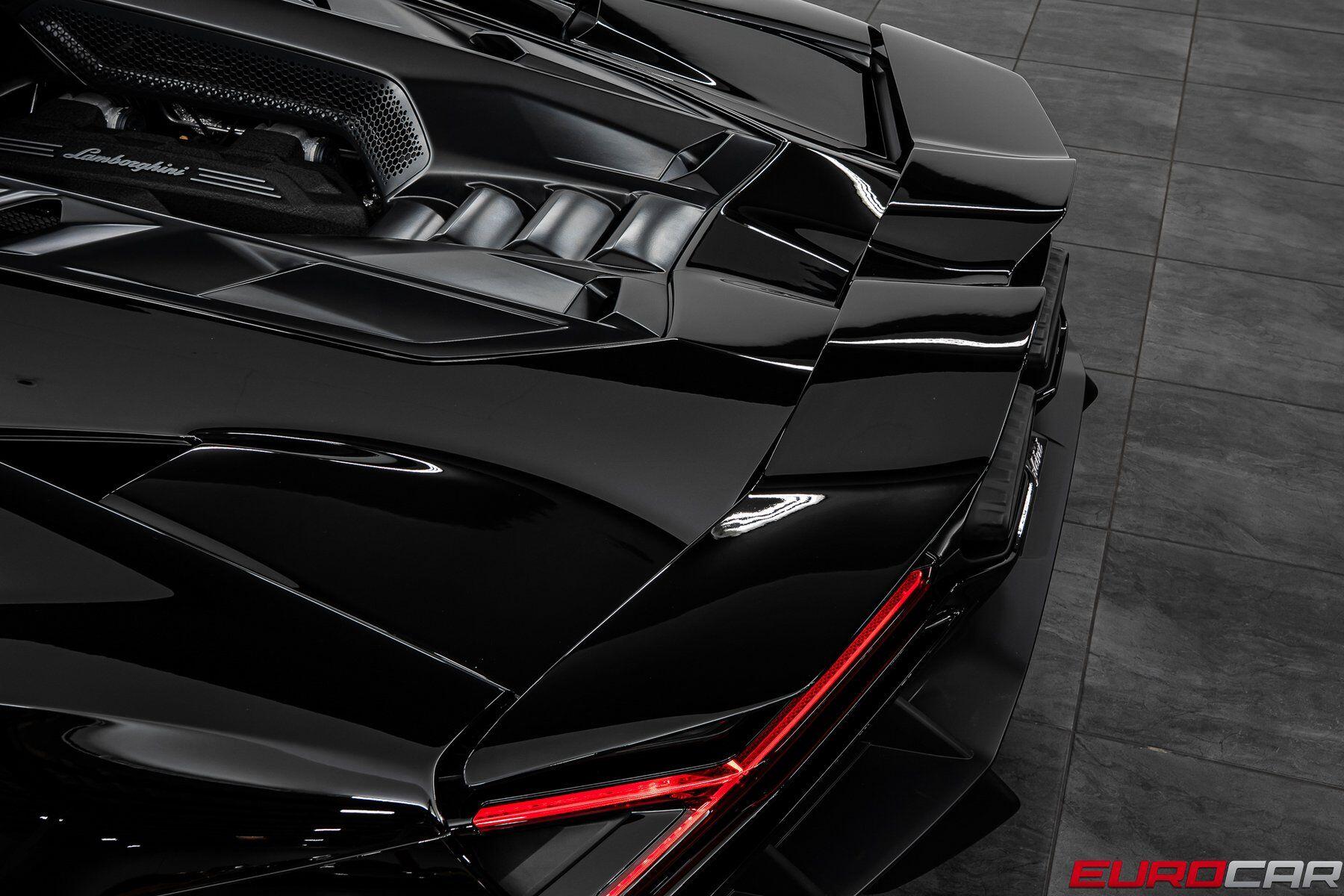 2025 Lamborghini Revuelto *PASSENGER DISPLAY * FULL PPF*Image 19