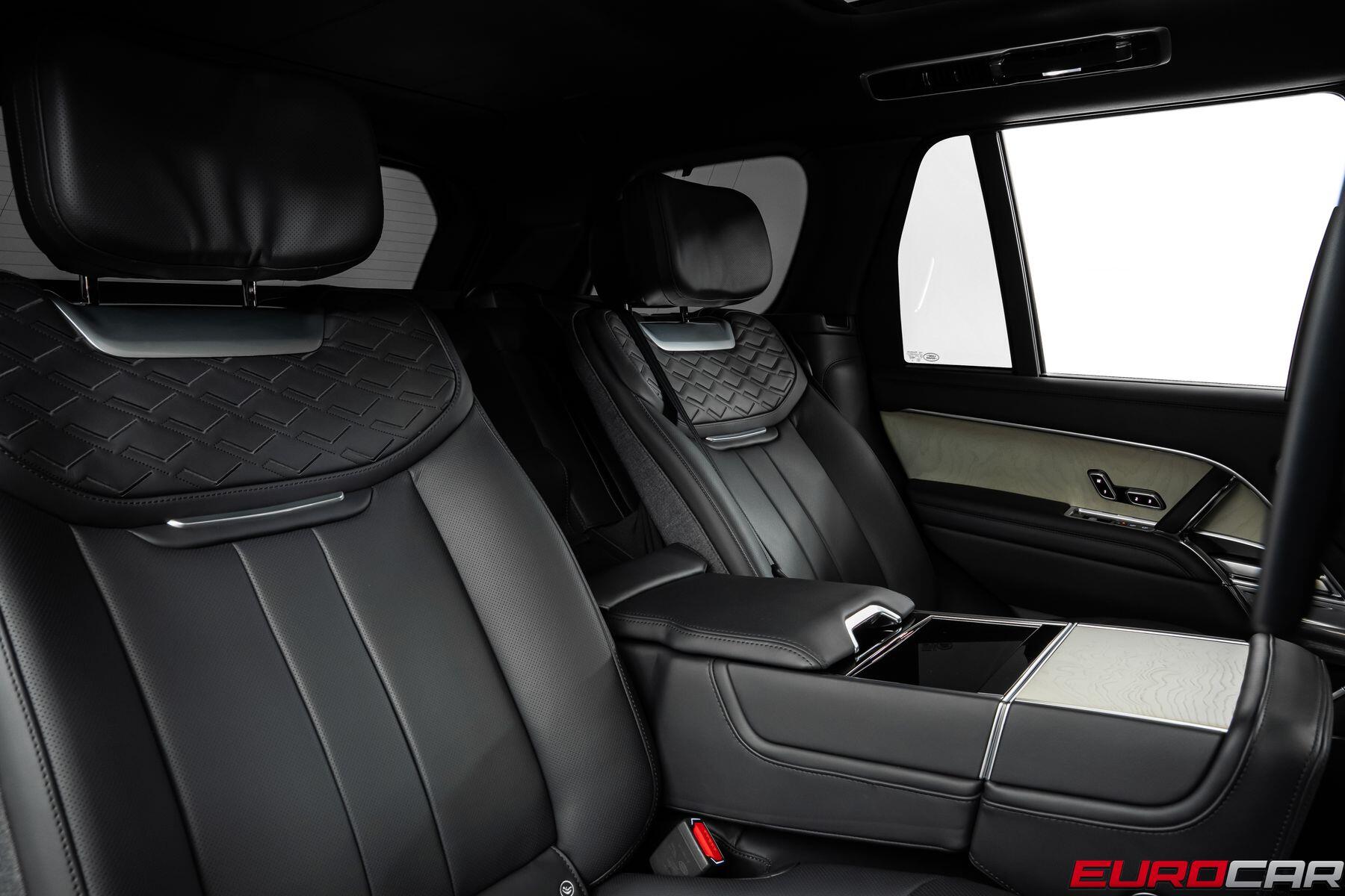2025 Land Rover Range Rover SV *EXECUTIVE REAR SEATS * CUSTOM AL13 WHEELS*Image 36