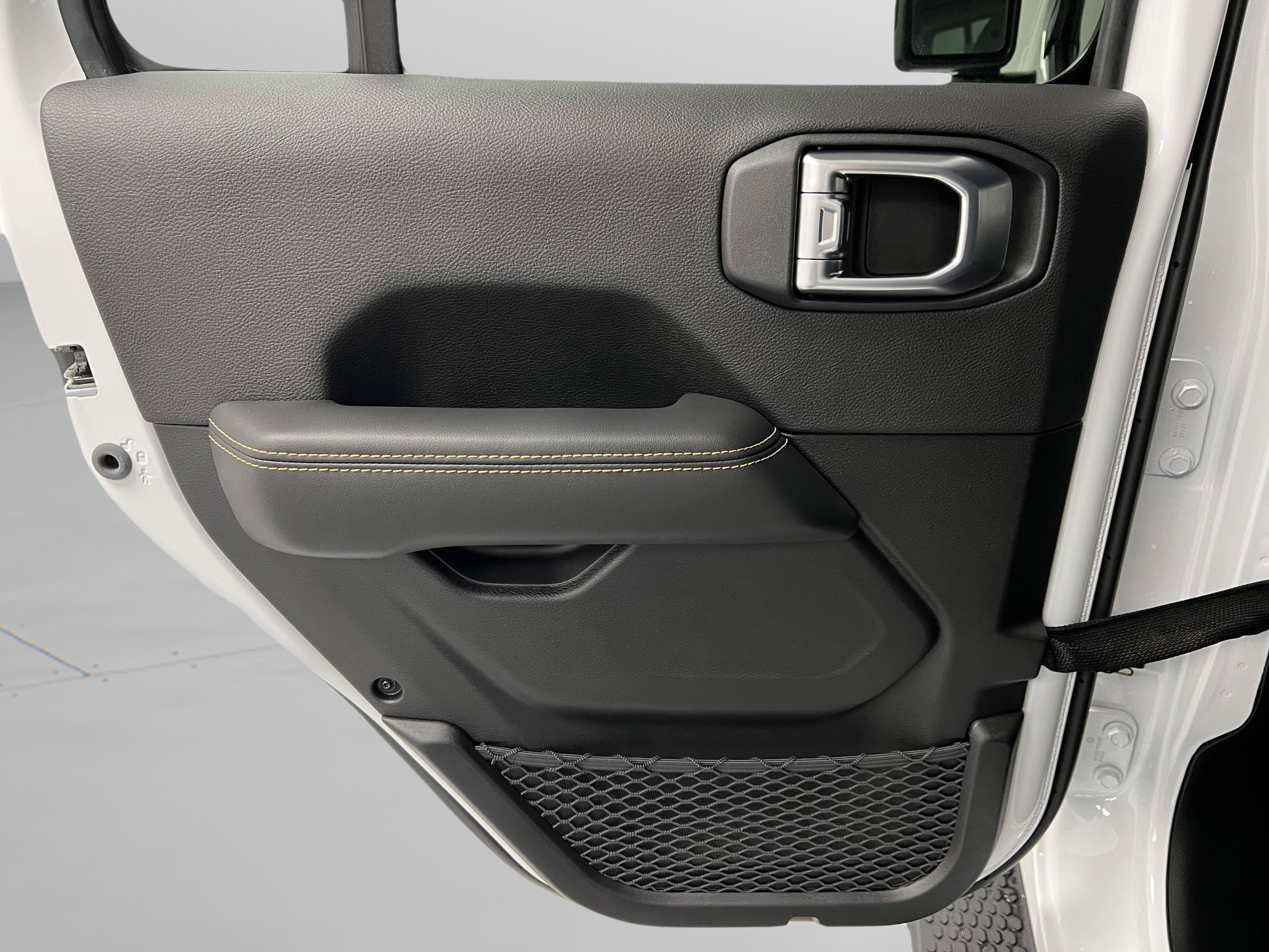 2026 Jeep Wrangler 4-Door Sahara - Photo 27