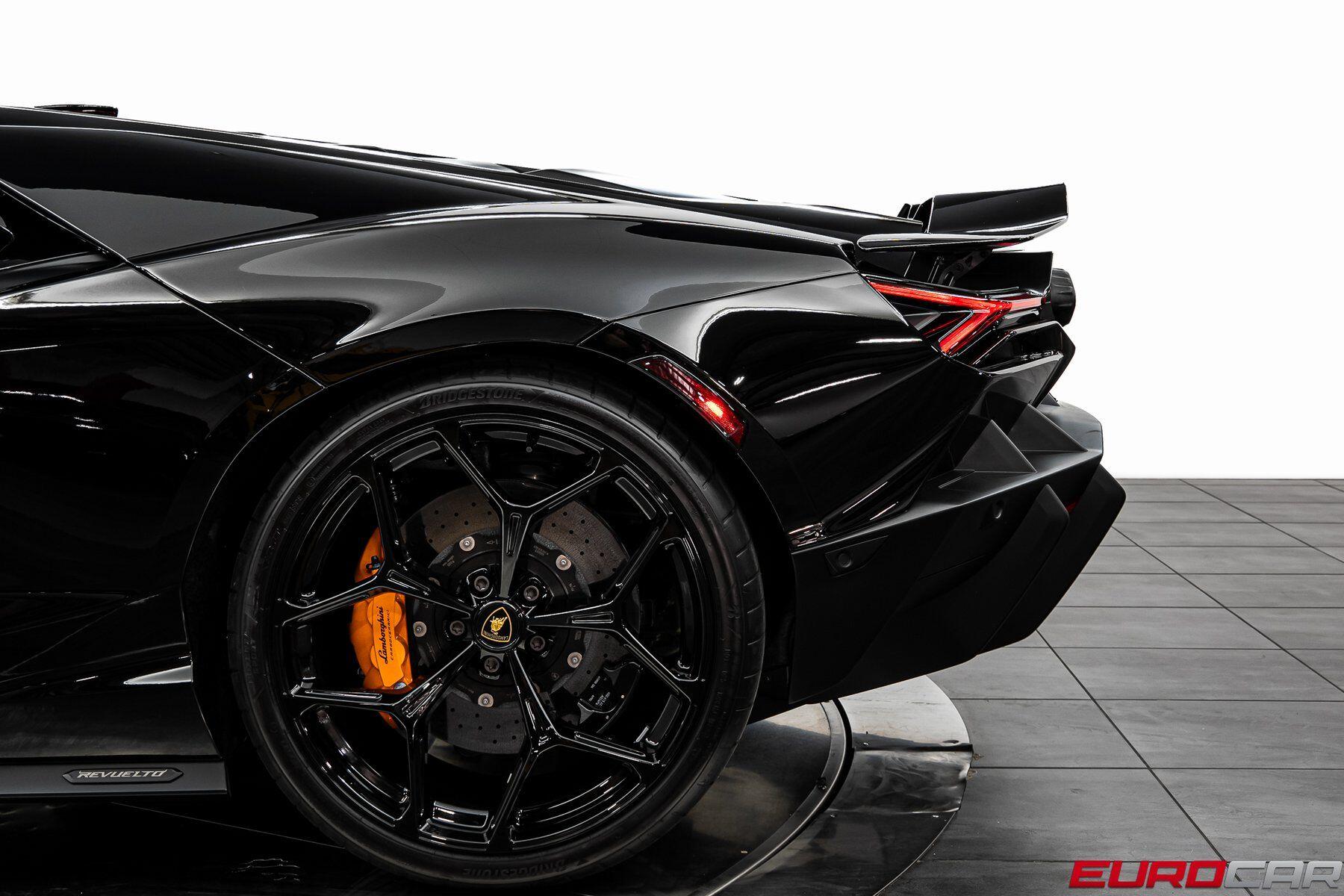 2025 Lamborghini Revuelto *PASSENGER DISPLAY * FULL PPF*Image 17