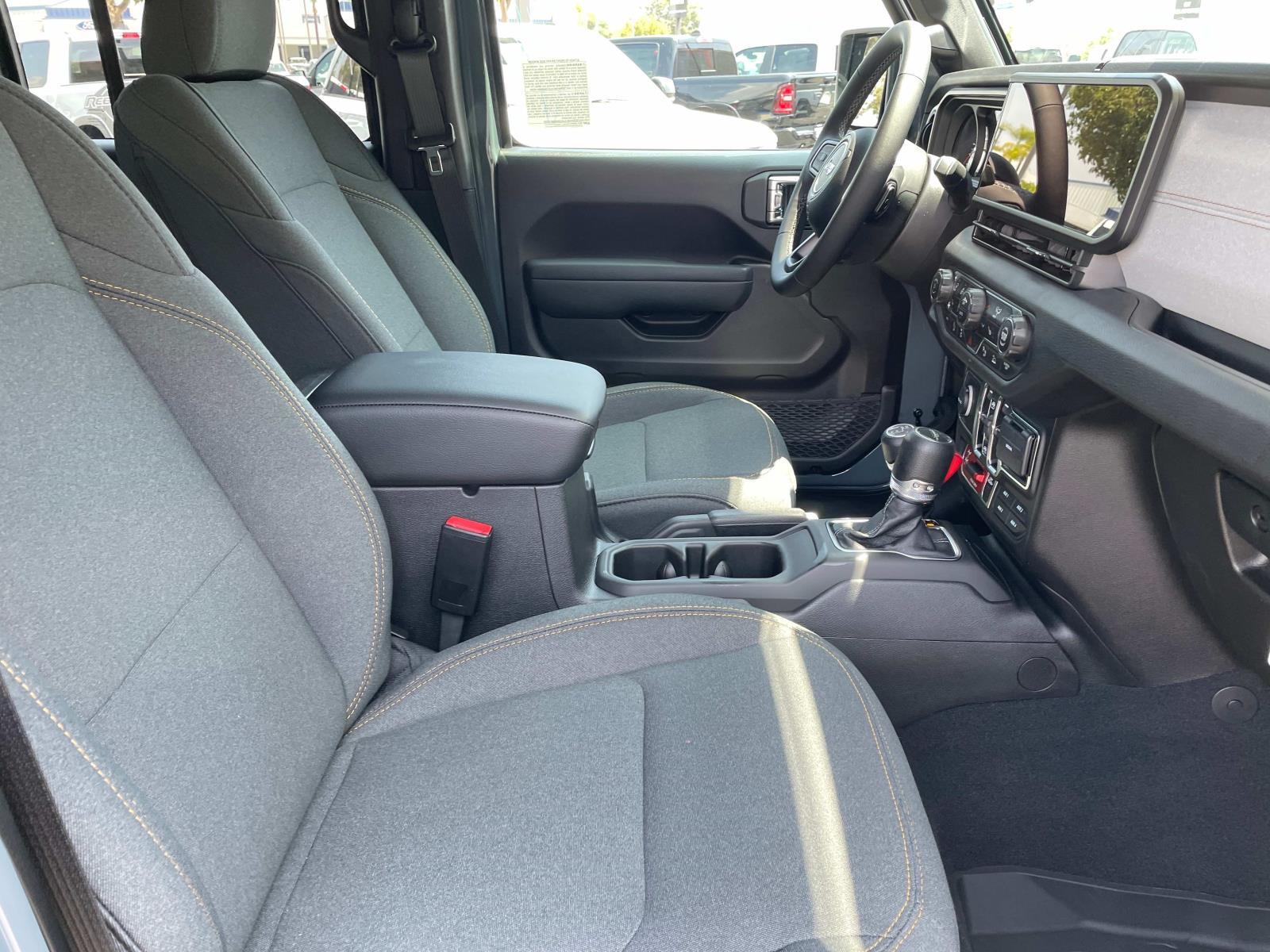 2025 Jeep Gladiator Willys - Photo 22