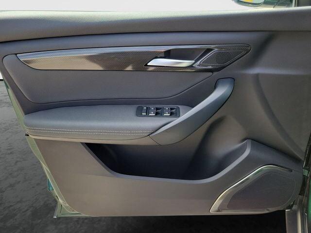 2023 VinFast VF 8 ECO - Photo 16