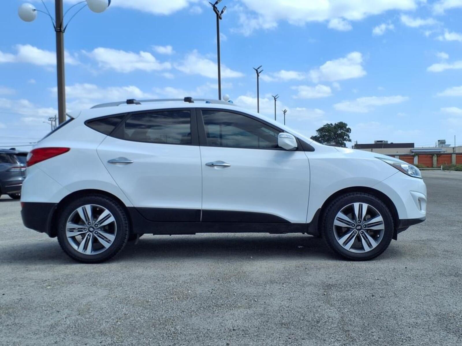 Used 2015 Hyundai Tucson Limited with VIN KM8JUCAGXFU975401 for sale in Burnet, TX