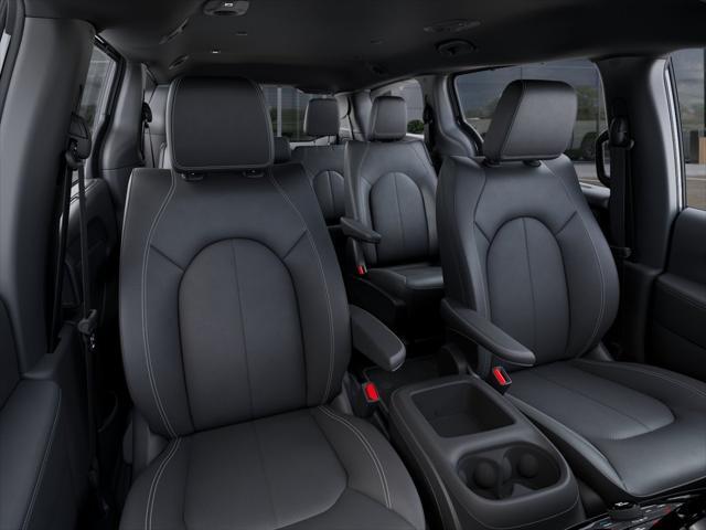 2025 Chrysler Pacifica Select - Photo 16