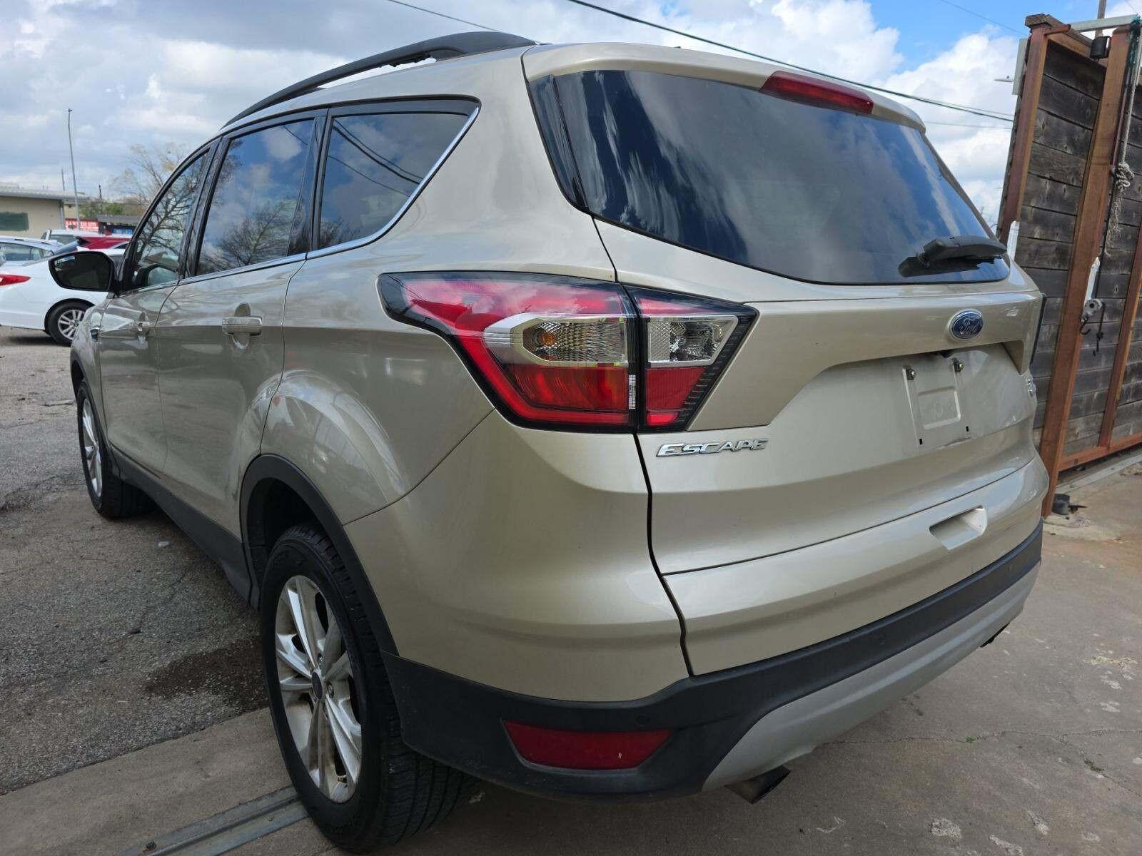 Used 2018 Ford Escape SEL with VIN 1FMCU0HD0JUD04086 for sale in Burnet, TX