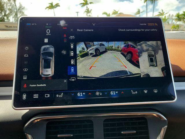 2025 VinFast VF 8 Plus - Photo 15