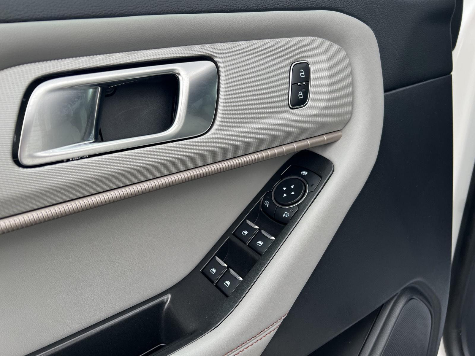 2025 Ford Explorer Active - Photo 14