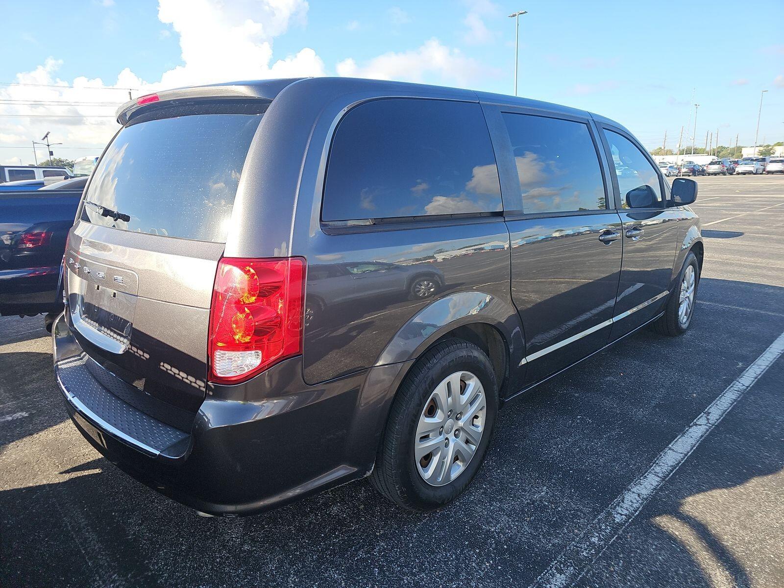 Used 2018 Dodge Grand Caravan SE with VIN 2C4RDGBG5JR161837 for sale in Burnet, TX