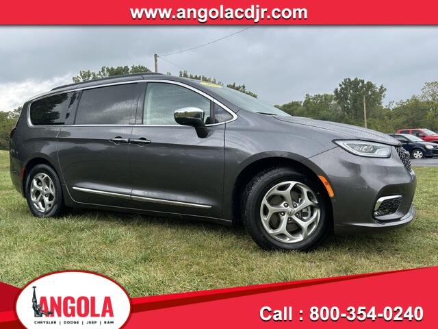 Used 2022 Chrysler Pacifica Limited with VIN 2C4RC1GG2NR179873 for sale in Angola, IN