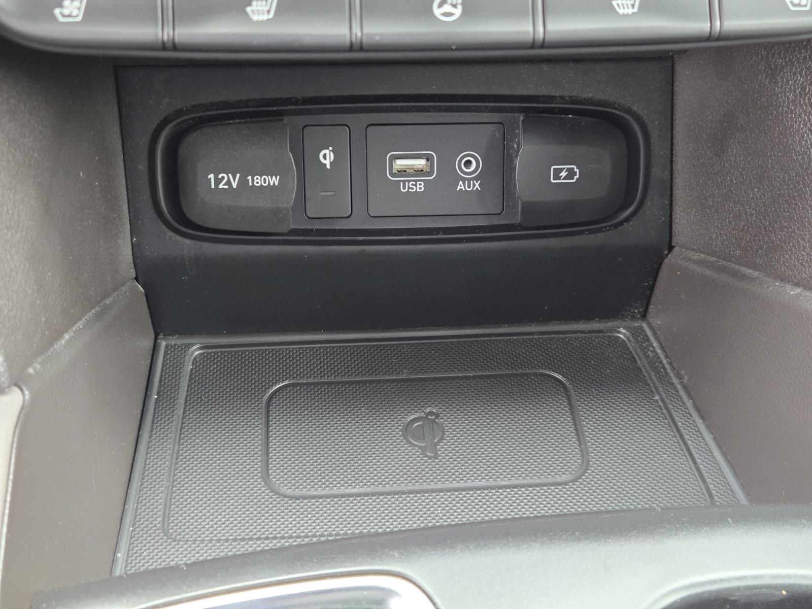 2020 Hyundai Santa Fe Limited - Photo 12