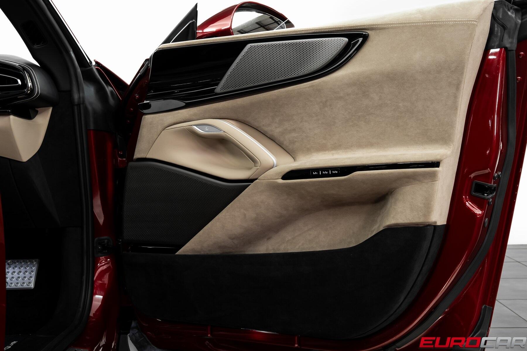 Used 2024 Ferrari Purosangue *SPECIAL FACTORY PAINT * PASSENGER DISPLAY*Image 31