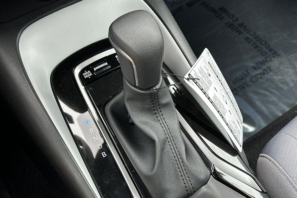 2025 Toyota Corolla SE - Photo 21